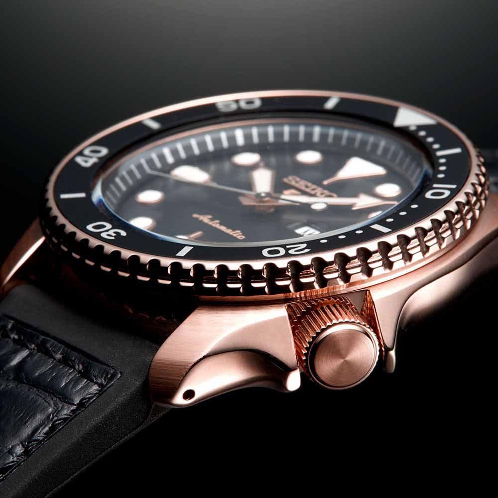 thearwatches-reloj-seiko-SRPD76_3 Reloj SEIKO 5 Sport Negro/Dorado SRPD76K1