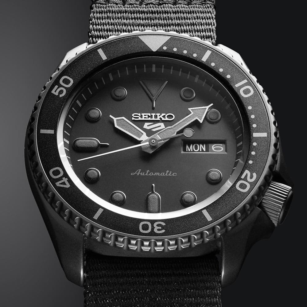 thearwatches-reloj-seiko-SRPD79_3 Reloj SEIKO 5 Sport Black «Street Style» SRPD79K1