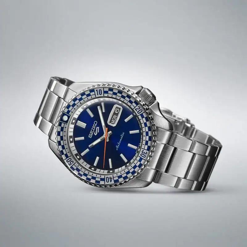thearwatches-reloj-seiko-SRPK65K1_3 Reloj SEIKO 5 Sport Petrol Blue "Checker Flag" Edición Especial SRPK65K1