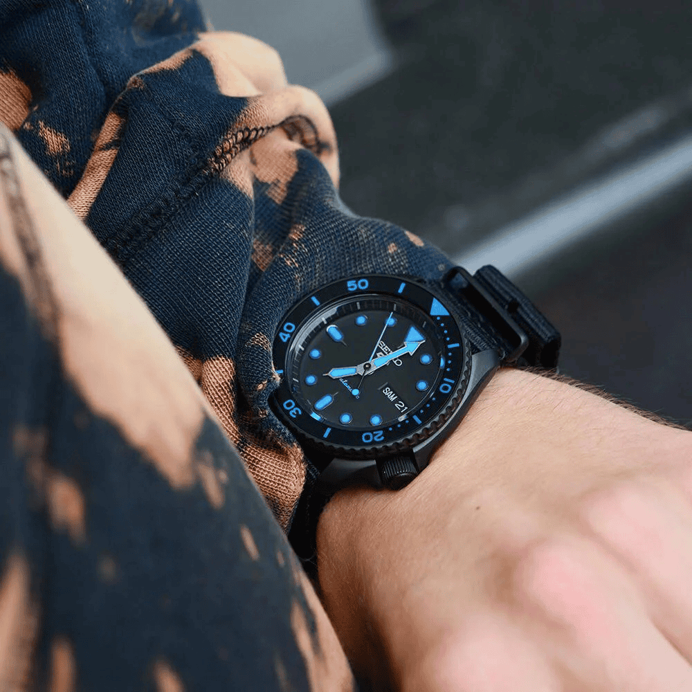 thearwatches-reloj-seiko-SRPD81K1_7 Reloj SEIKO 5 Sport Blue "Street Style" SRPD81K1