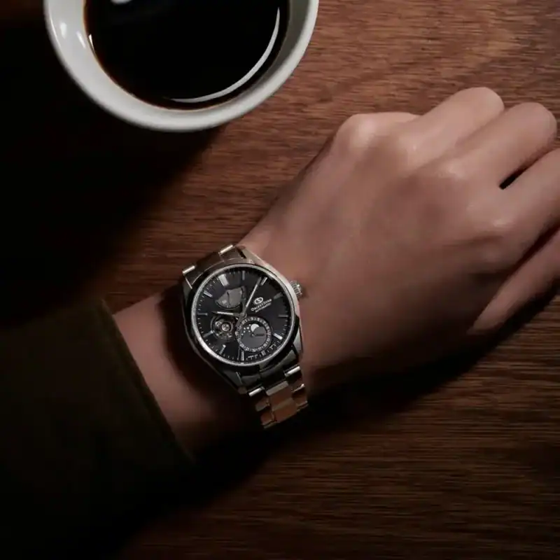 thearwatches_Reloj_Orient Star RE-AY0001B00B_5 Reloj Orient Star Mechanical Moon Phase Automatic 41mm Negro RE-AY0001B00B