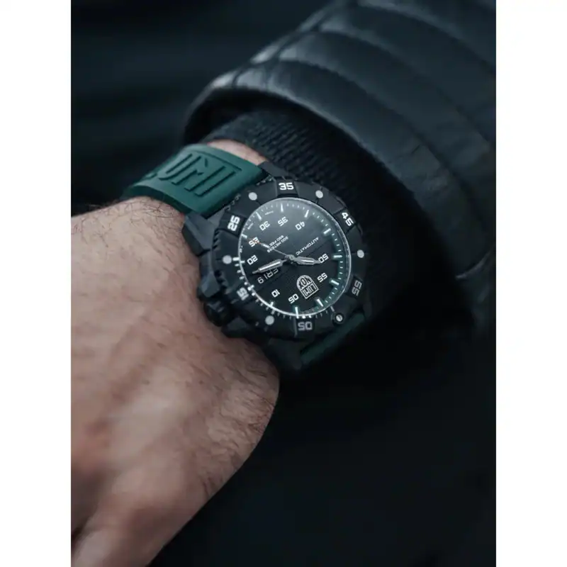 thearwatches-reloj-luminox-mid-41276_11 Reloj Luminox Master Carbon Seal Automatic XS.3877 45mm