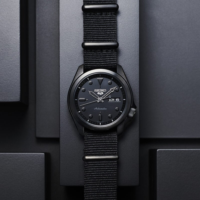 thearwatches-reloj-seiko-SRPE69K1_2 Reloj Seiko 5 Sport SKX Street Style Black SRPE69K1
