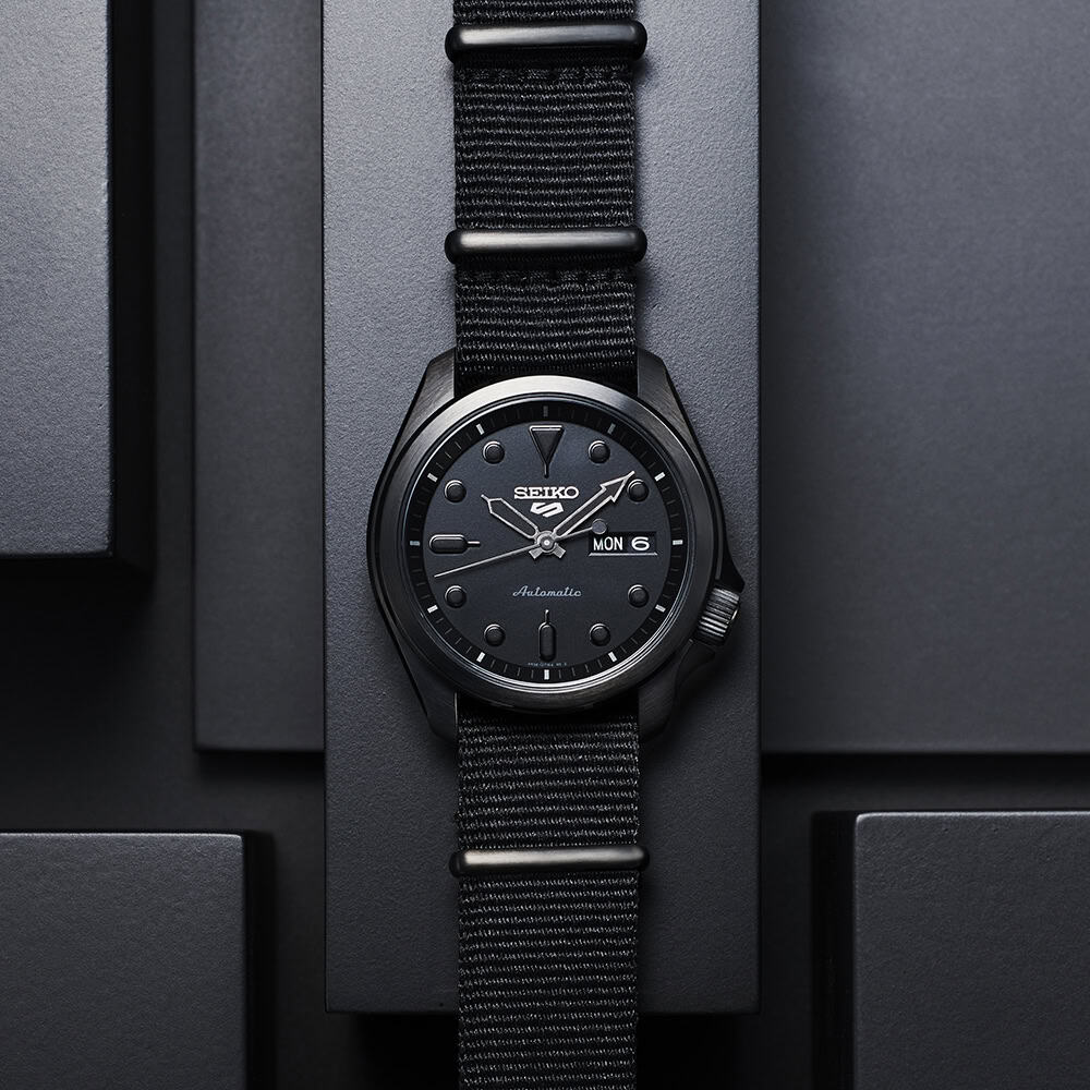 thearwatches-reloj-seiko-SRPE69K1_2 Reloj Seiko 5 Sport SKX Street Style Black SRPE69K1